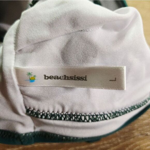 Green Bikini with Wrap Design and Supportive Straps - Picture 7 of 7